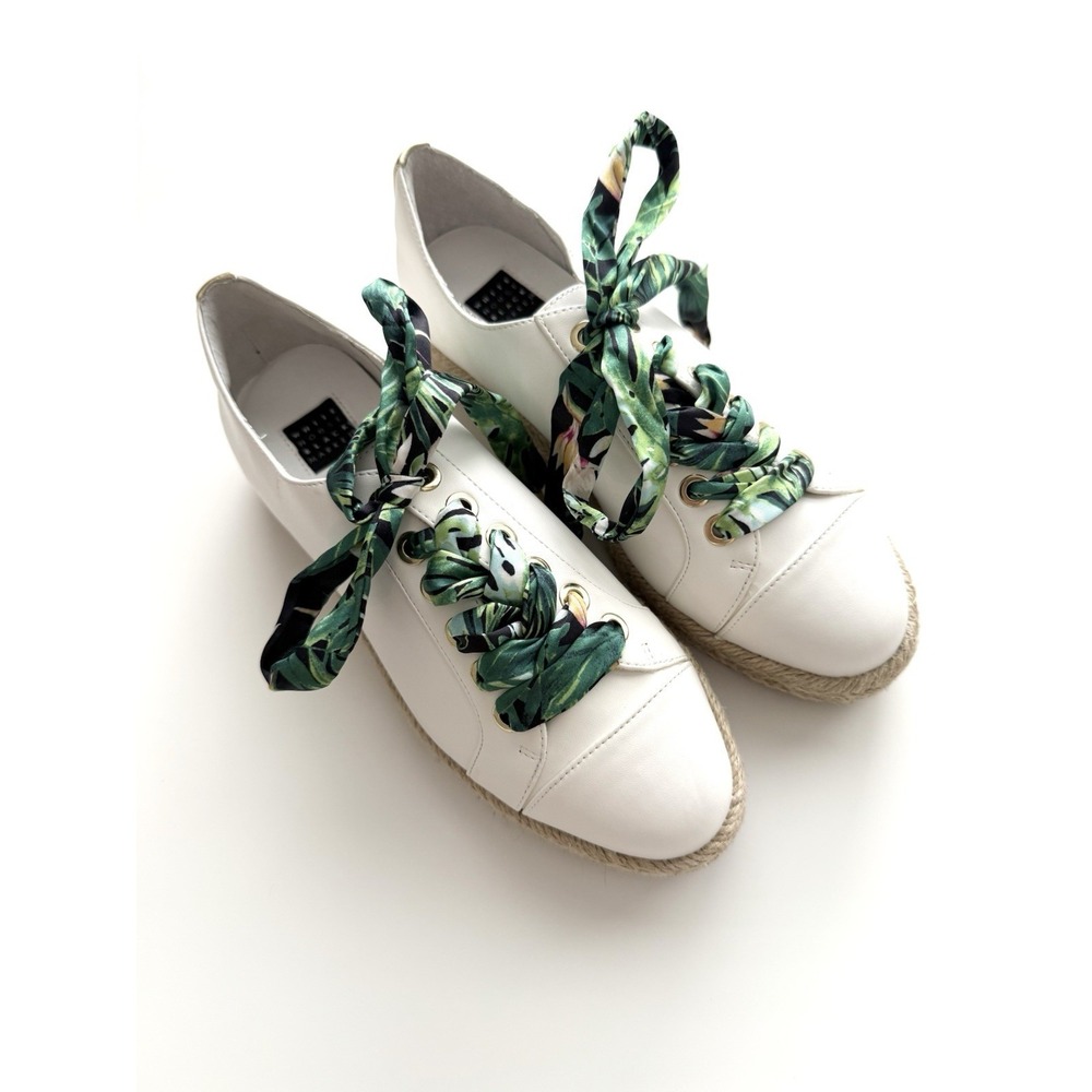 WHBM Leather Lace Up Flats Womens 5 Resortwear Tropical Summer Beach Vacation‎